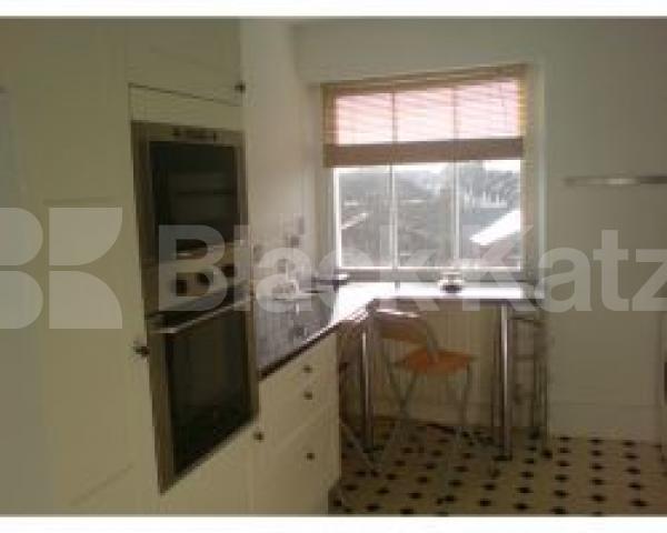 			2 Bedroom, 1 bath, 1 reception Flat			 Highbury Hill, HIGHBURY N5